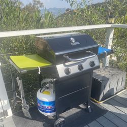 Barbecue with Cover, Utensils and Propane