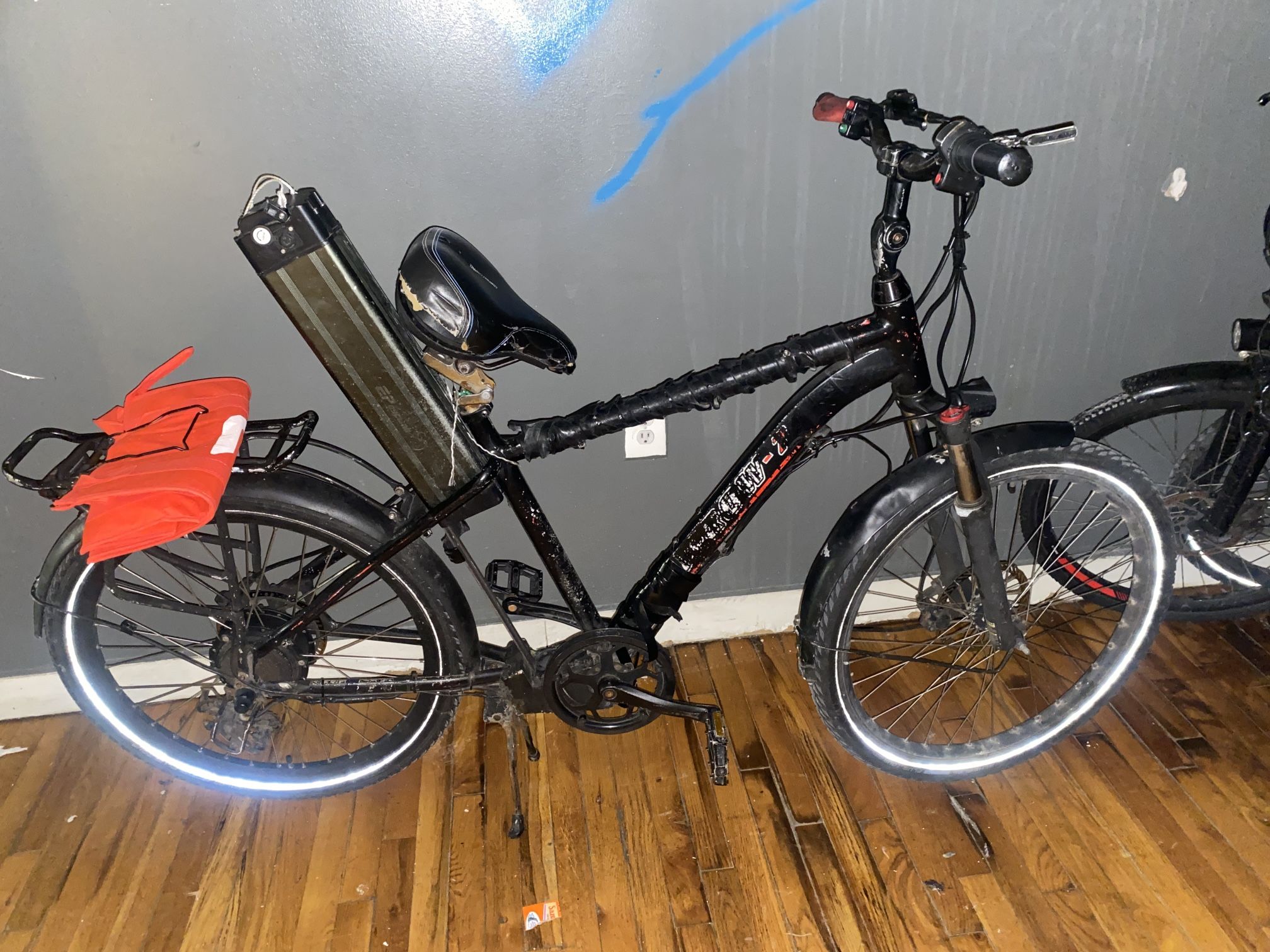 Arrow 7 Electric Bicycle $600