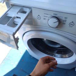 😀✅Whirlpool Duet Sport Front Load Washer High Efficiency Like New!