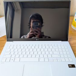 *Like-New* OLED LG gram SuperSlim Laptop - 15.6" FHD 1920x1080 Display, Intel Ultra 5 125H, 16GB LPDDR5X 7467 MT/s RAM, 512TB SSD, Wi-Fi 6E