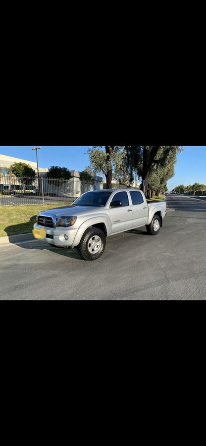 2005 Toyota Tacoma! Double Cab SR5