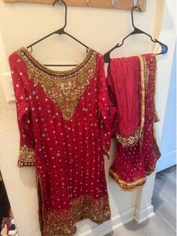 Medium pakistani indian dress for 40
