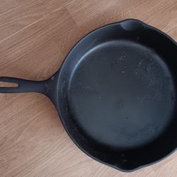 Vintage Unmarked Skillet 