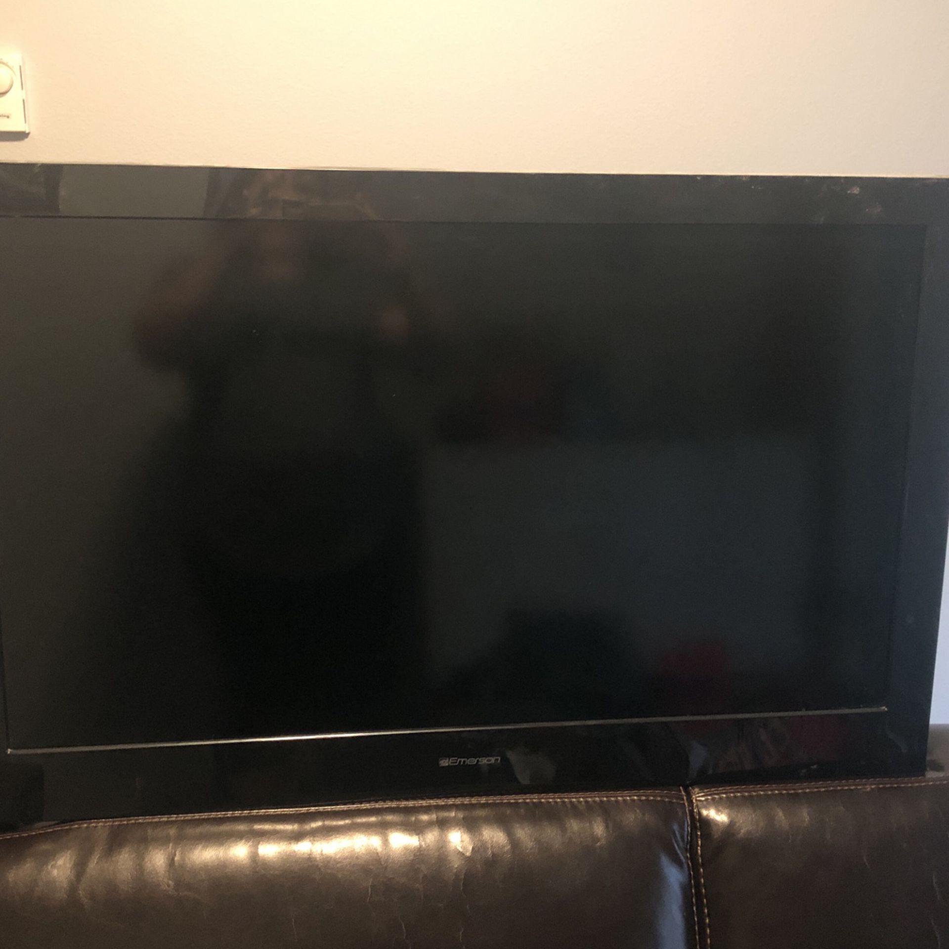 Emerson 40 Inch Not A Smart Tv