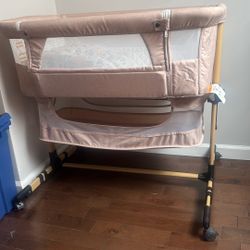 Baby Bassinet Bedside Sleeper, Easy Folding Bassinets 