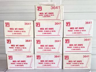 white plastic Knives