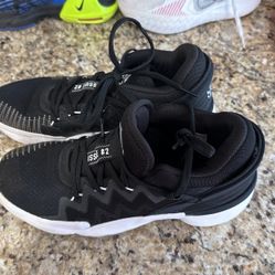 Boys Adidas Basketball Shoes SIZE 8 Great Shape 