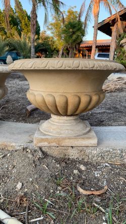 Sandstone vase from haddenstone