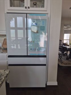 Samsung - 36 in. Wide Bespoke 23 cu. ft. Counter Depth 4-Door French Door Refrigerator with AI Family Hub+ - White Glass