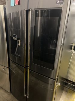 Samsung Family Hub Refrigerator Flex with ice maker and water dispenser