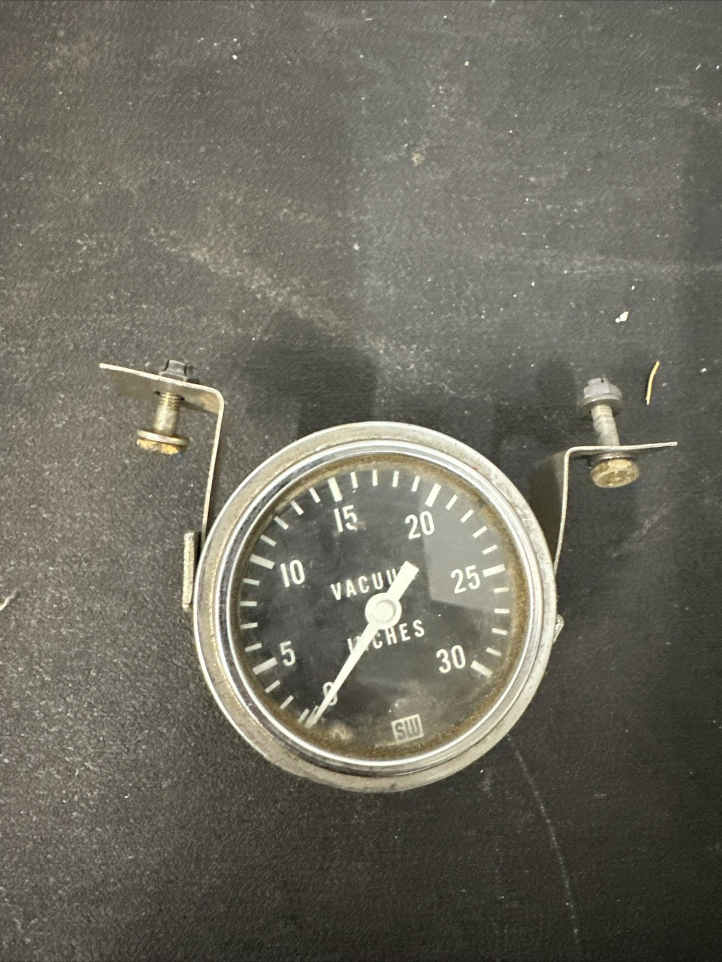 VINTAGE Stewart Warner Curved Glass Crescent Pointer Vacuum Gauge Auburn #D5