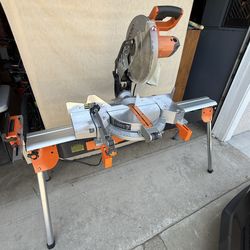 RIDGID R4120 COMPOUND 12” MITER SAW WITH BORA PORTAMATE SAW STAND