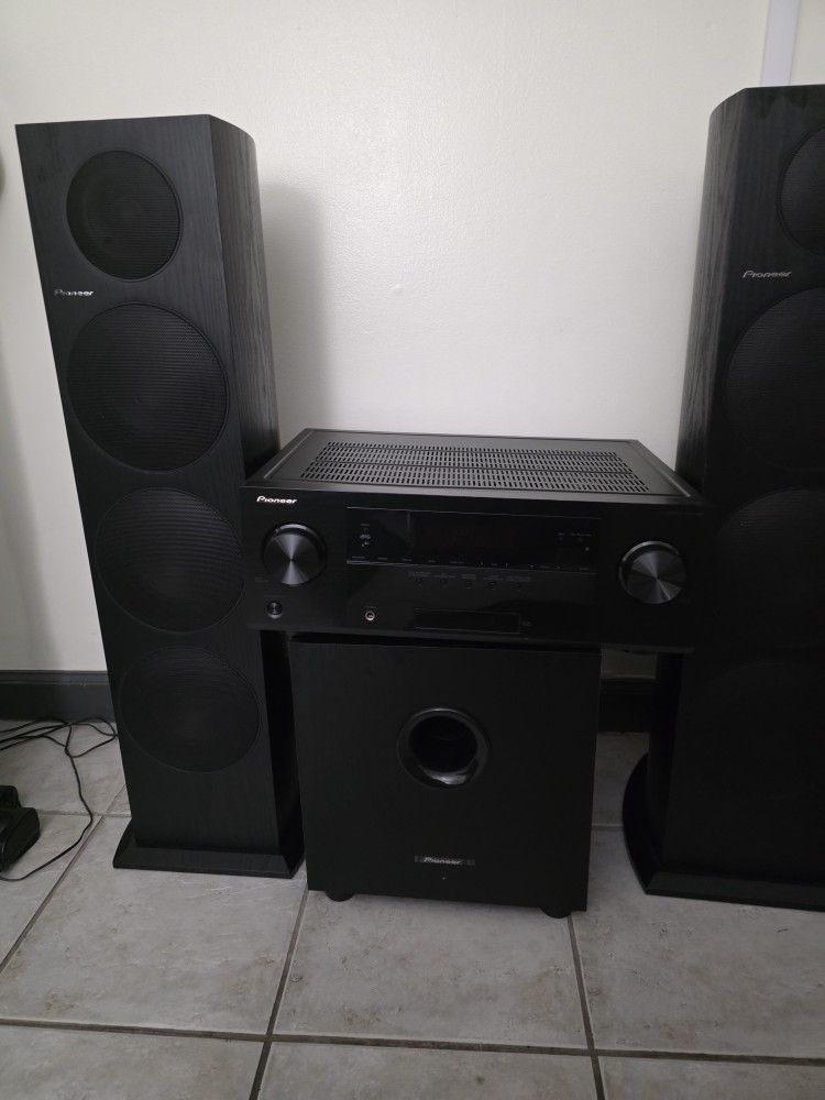 Pioneer SP-FS51-LR Pair Black Floor Standing Speakers By Andrew Jones