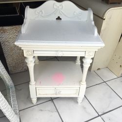 Princess Makeup Vanity With Mirror