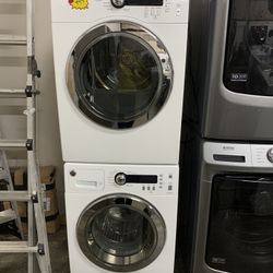 COMPACT WASHER AND DRYER 