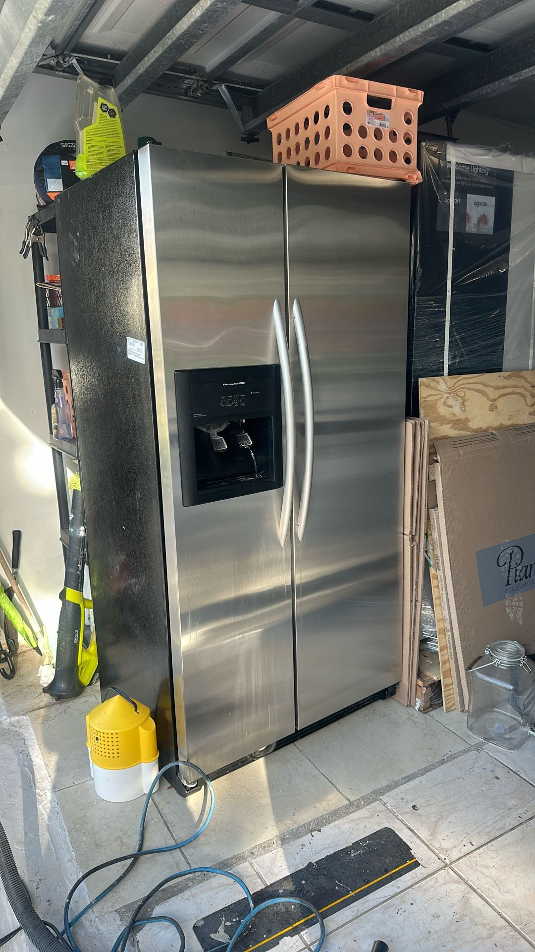 Refrigerator