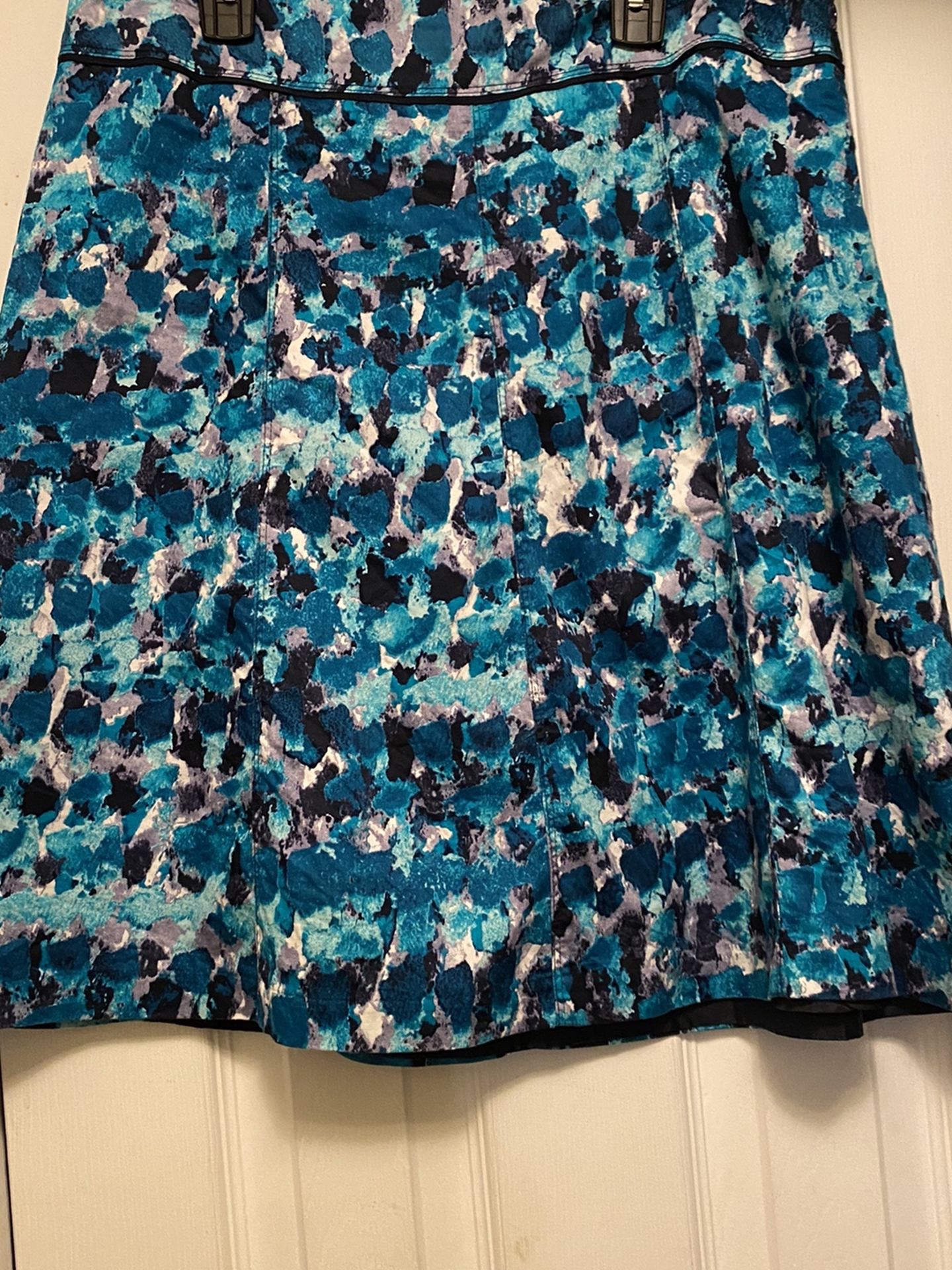 Ladies Skirt Size 8 By Ann Taylor