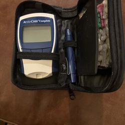 Accu-Check Complete Blood Glucose Monitor Kit :Case,Tester, Pen & Lancets