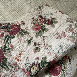 Large Reversible Good Quality Quilt and Shams Cotton