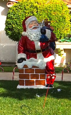 Life size 47” 3D Santa Indoor/Outdoor 48x28x28 (excellent condition) $159 Firm