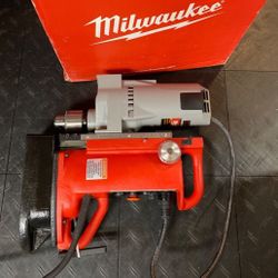 NEW Milwaukee Electromagnetic Drill Press 4203 Base 120V 60Hz Heavy Duty tool