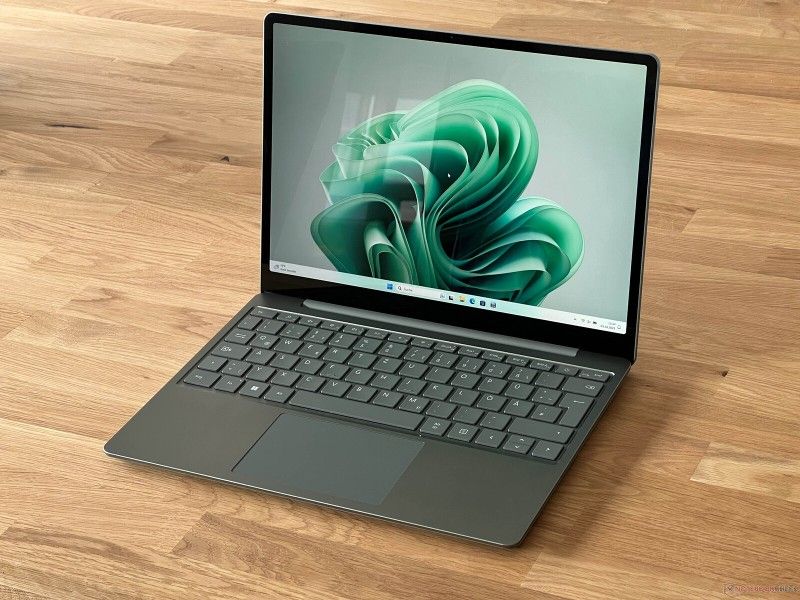 Microsoft Surface Laptop 6 for Business 15" with Copilot (Core Ultra 7 - 16GB RAM - 512GB SSD)- Buy in full or $1 today