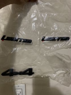 2016-2022 Toyota Tacoma Black emblems