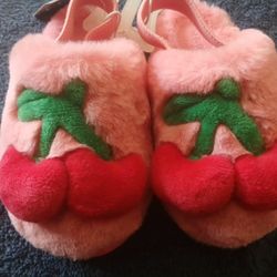 Girls Cherry 🍒 Slipper (7/8)