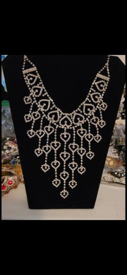 1 Necklace.
