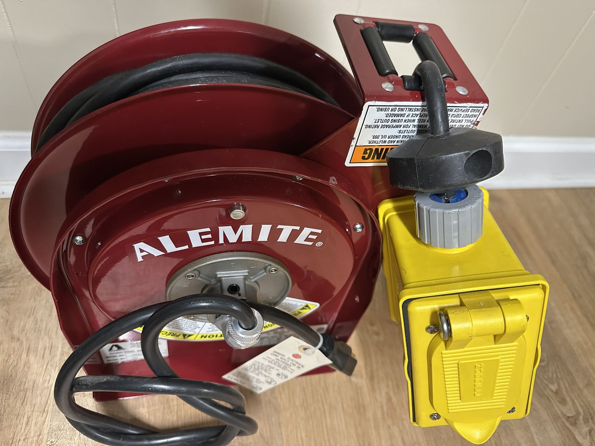 Electric Ext Cord Reel
