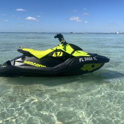 2024 Sea-Doo jet ski only 830 hours. Title . New  waterproof JBL sound system , new battery , new spark plugs, fresh oil. Ready to have fun on the wa