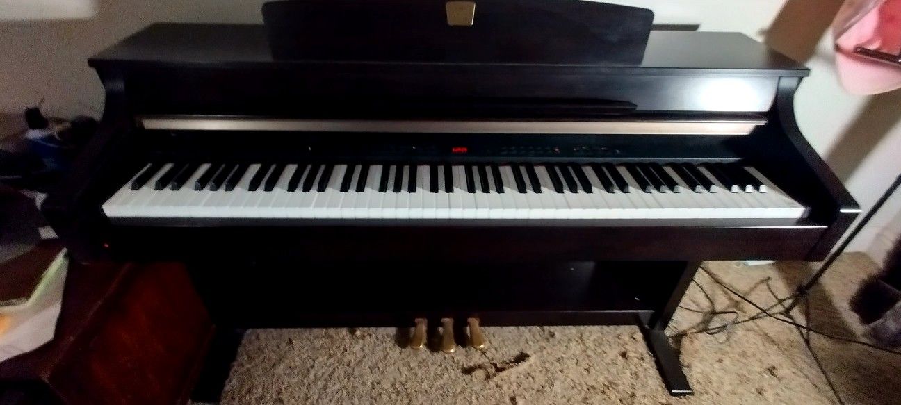 Yamaha Clavinova Digital Piano CLP330