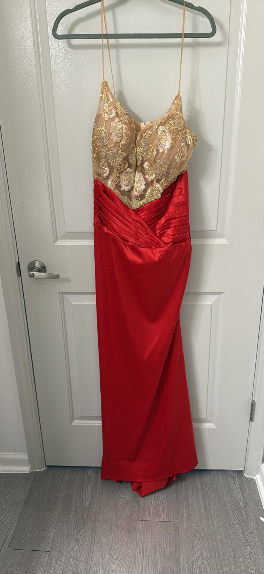 Women’s Gown / Dress