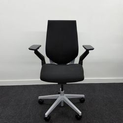STEELCASE GESTURE CHAIR IN LIKE NEW CONDITION DELIVERY AVAILABLE 
