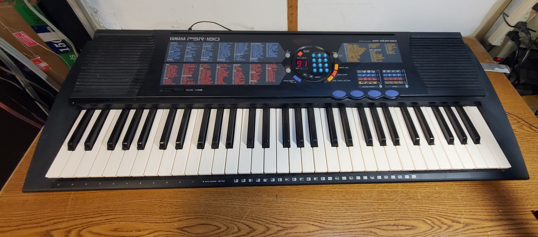 Yamaha PSR-180 61 Key Portable Electronic Keyboard, Watch Demo