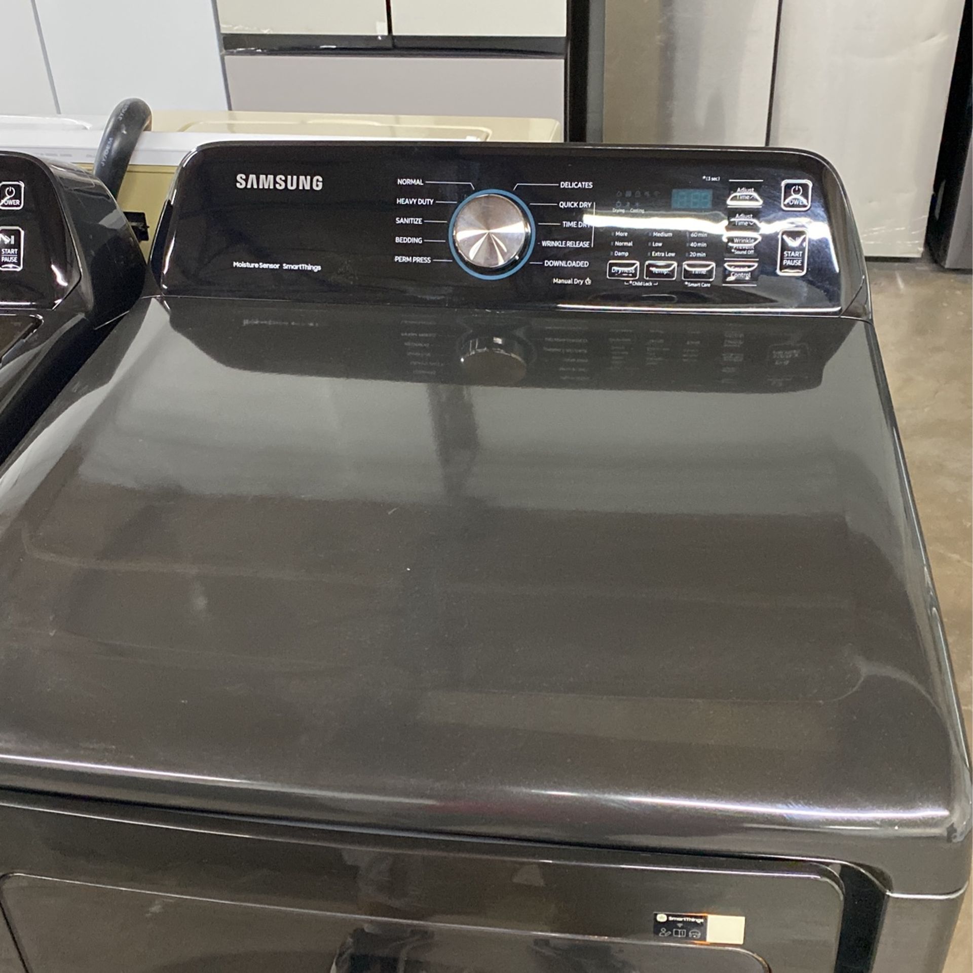 samsung dryer brand New scratch & dent