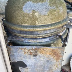 bayou classic Charcoal Grill