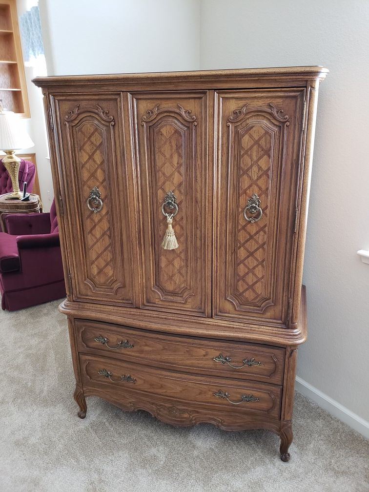 Thomasville bedroom set. for Sale in Tracy, CA - OfferUp