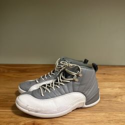Jordan 12s Size 11 Gray/white