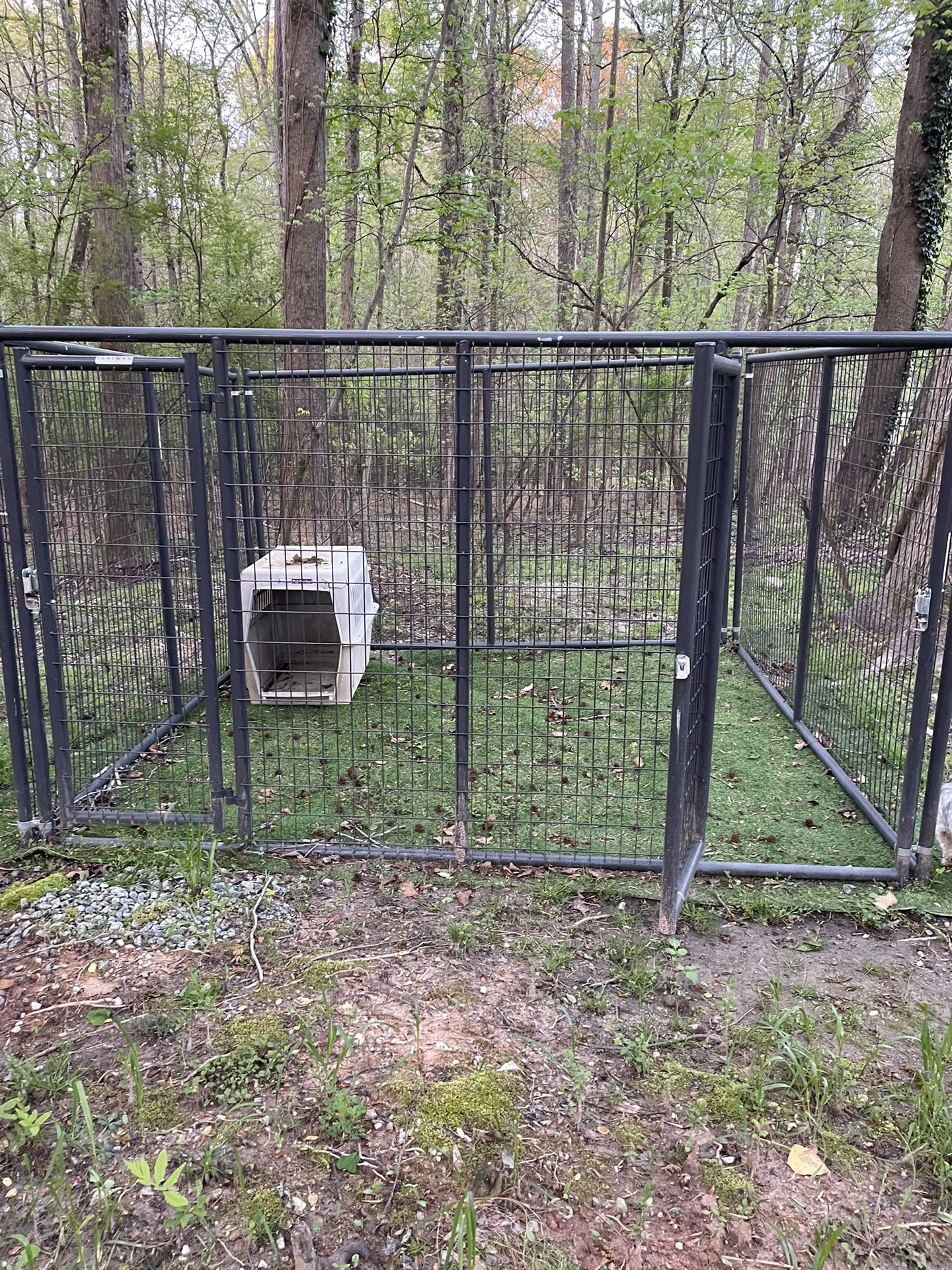 Dog Or Pet Kennel With Divider