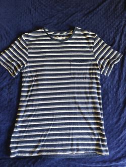 Outerkown Stripped Shirt Small