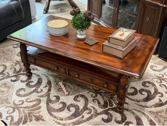 Living Room/Coffee Table