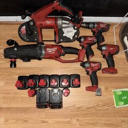 MILWAUKEE Tools + Batteries 