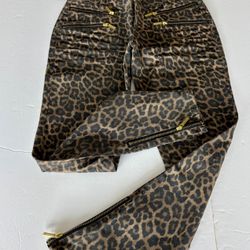 MICHAEL KORS, Leopard Print Pants. Size 4