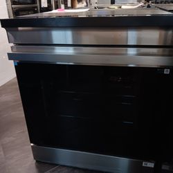 Samsung
Bespoke 30 in. 6.3 cu. ft. 4-Burner Element Smart Slide-In Induction Range For $1050