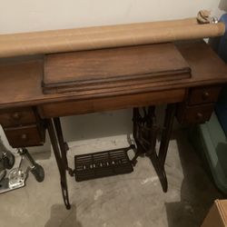 Singer Sewing Table 