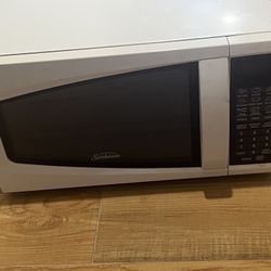 Used Sunbeam Microwave