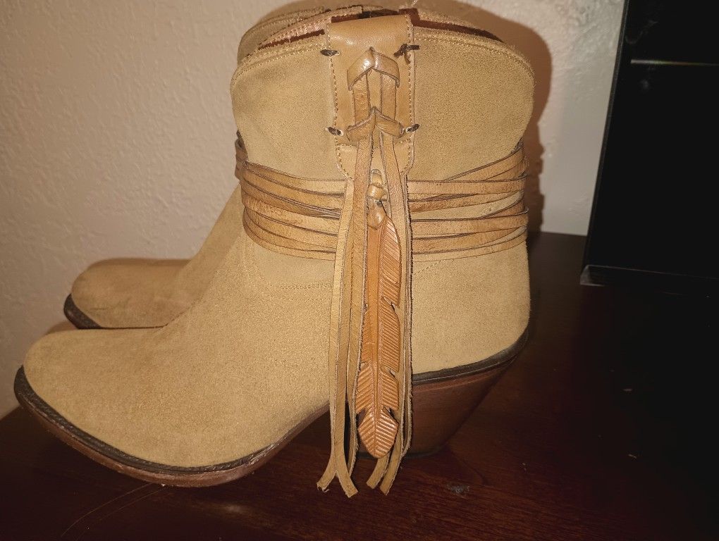 Lucchesse Boots  8.5