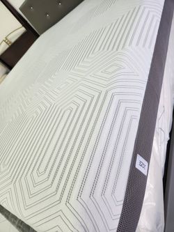 King Sizes Mattress And Box Spring 