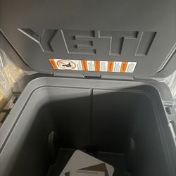 Yeti Roadie 48 Wheeled Cooler